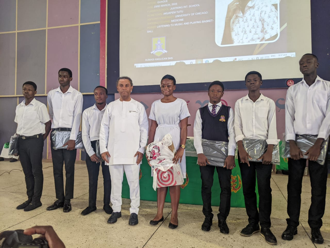 Arsrc Ashanti region: KASS NMSQ team awarded by old students for emerging as ...